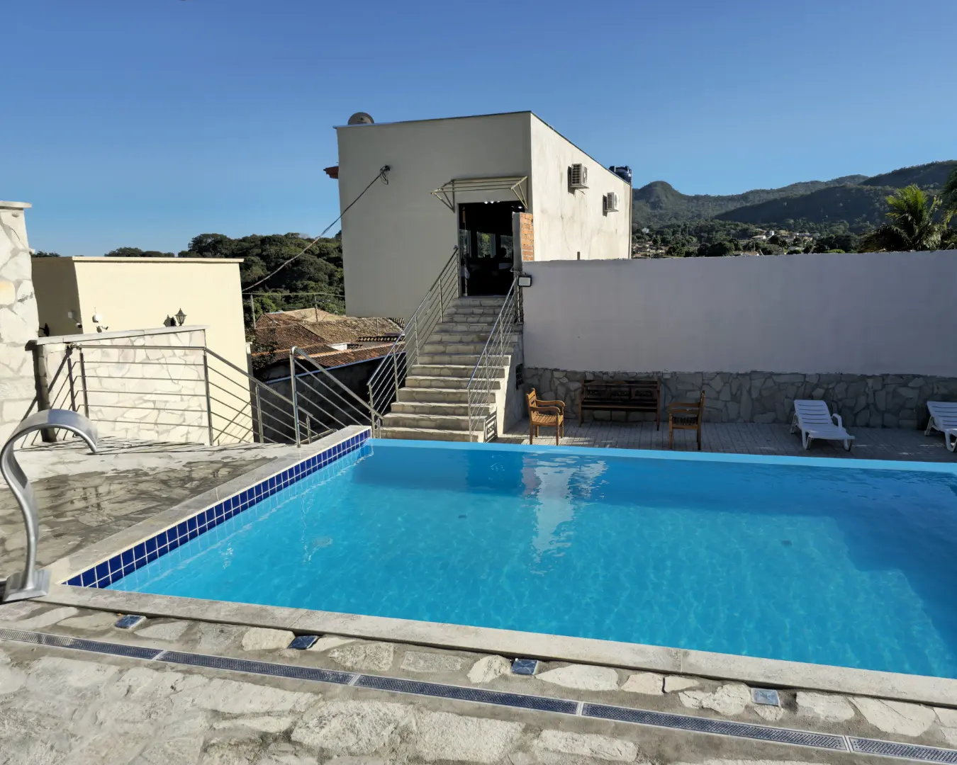 Hotel com piscina Cidade de goiás feriado